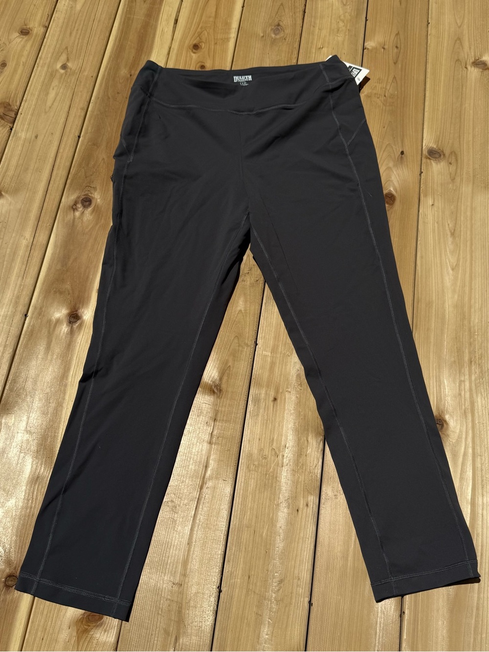 Duluth Trading Co Black Performance Cropped Leggings